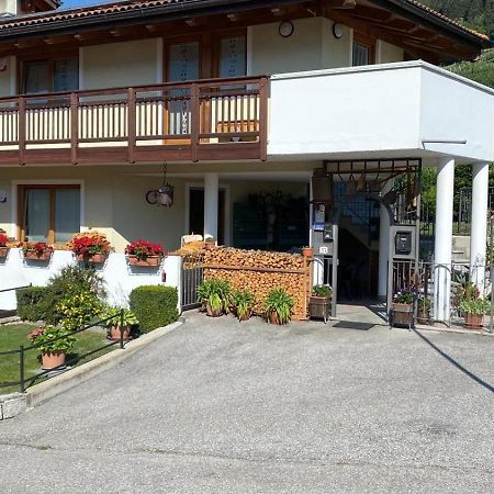 Apartamento Mansarda Con Giardino Val Di Sole Trentino Terzolas Exterior foto